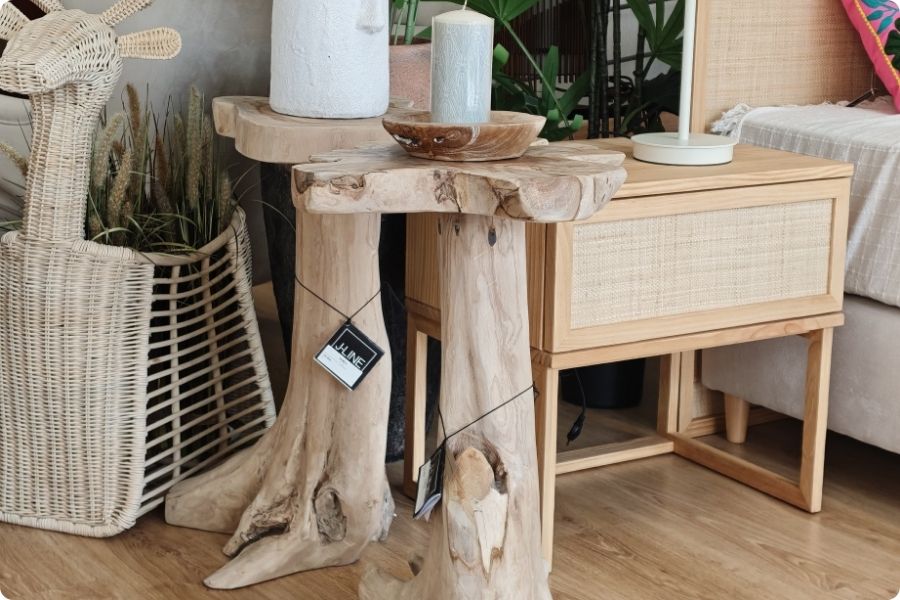 mesa y jarrón como mueble auxiliar para hogar