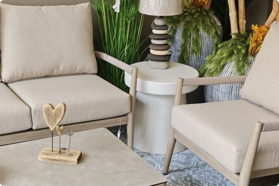sofá y sillón blanco para exterior o interior